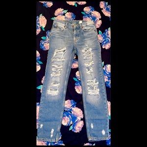 Light Wash Low Waist Boyfriend Jeans